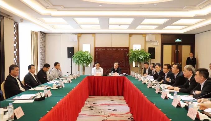 广东省政府与中国月博集团、中国海油举行专题工作会