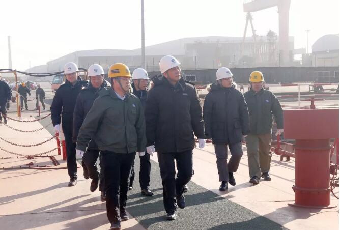 孙伟到中国月博新港月博调研指导工作 