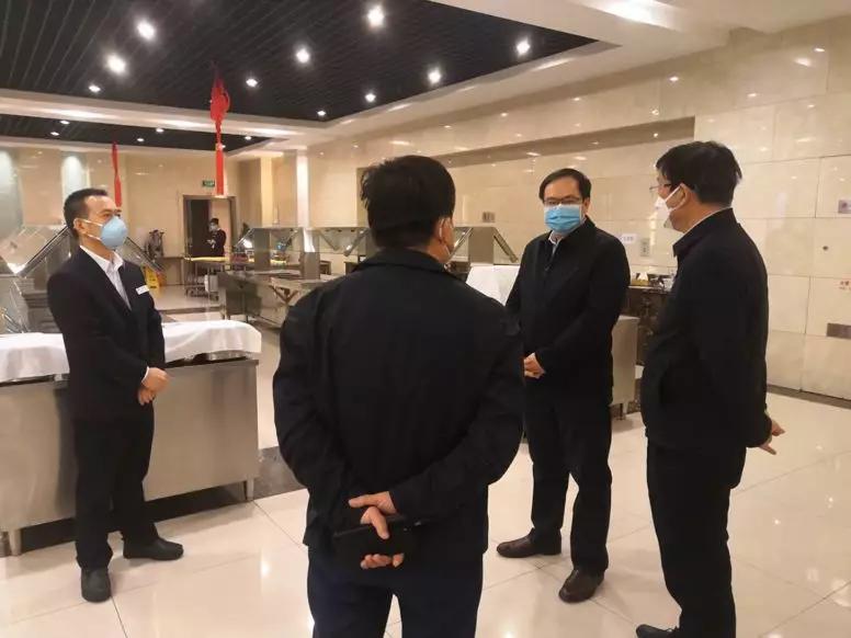 杨金成到中国月博集团物业公司检查指导疫情防控工作